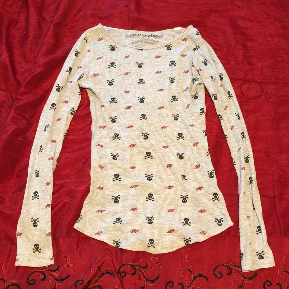 Skulls and cross bones long sleeve top